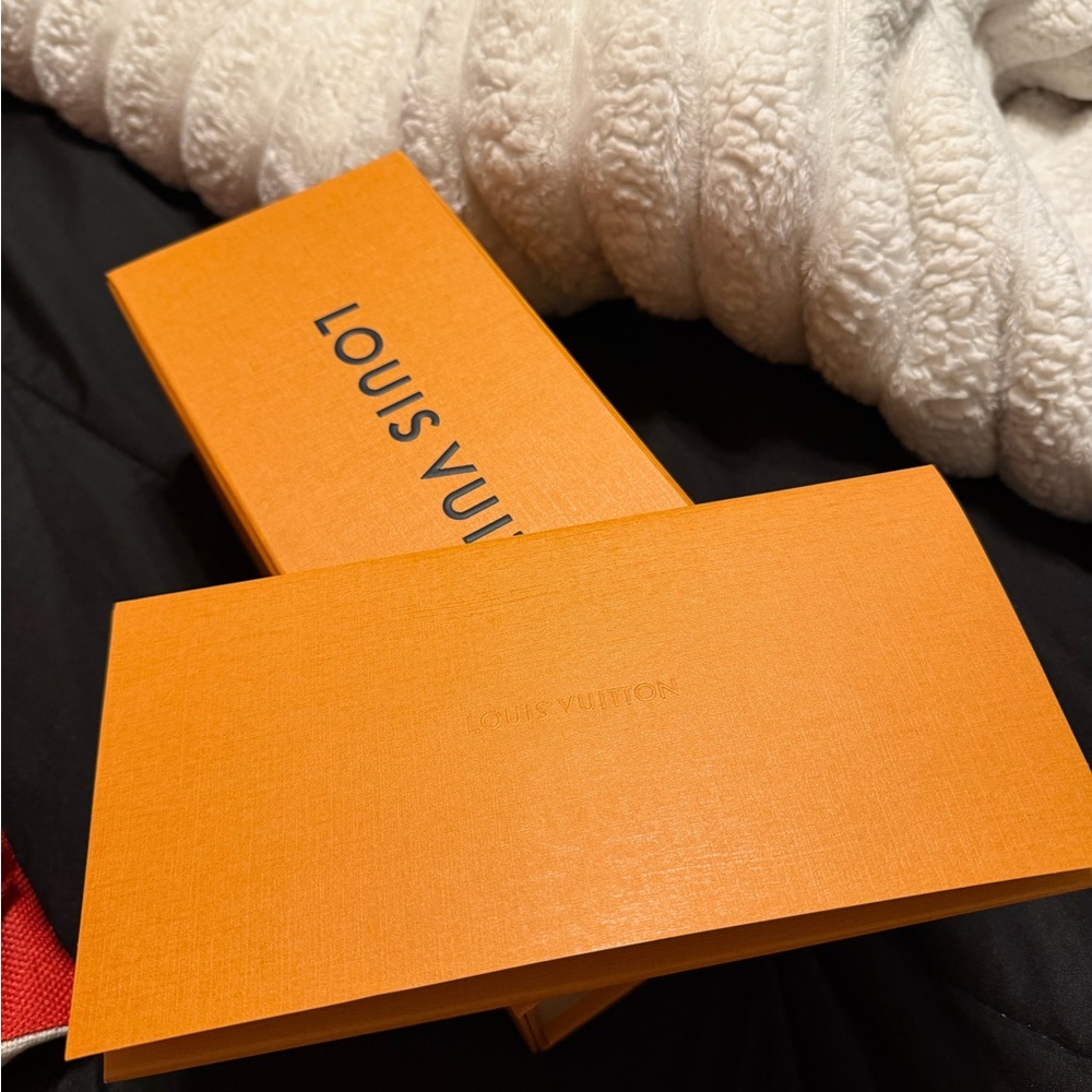 Louis Vuitton Attrape-Rêves Fragrance Box - Cream - Picture 4 of 4